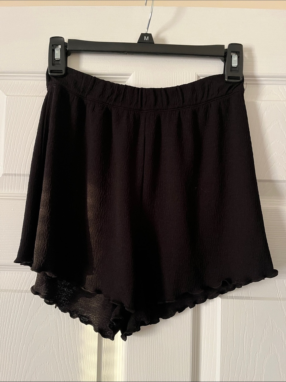 Divided black flowy dress shorts